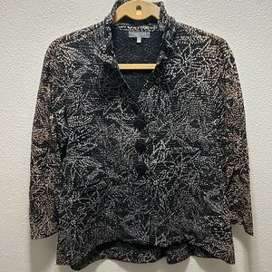 Habitat Black and White Notched Collar Blouse